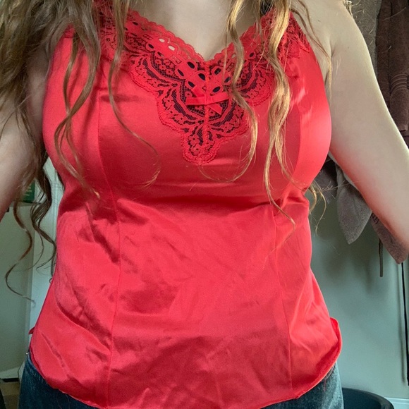 Satin red top with lace detailing - Picture 3 of 3